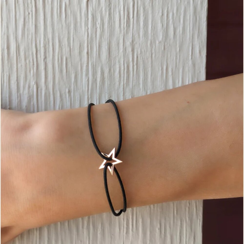 18k Gold Star Bracelet